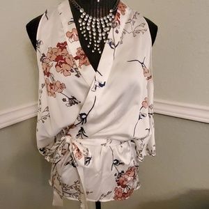 NWT LOVE CULTURE Floral Kimono Wrap Top